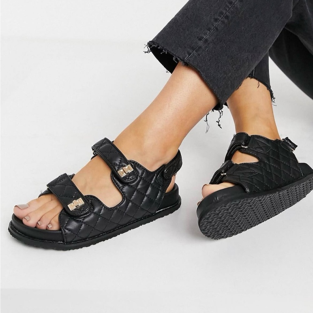 Mercer & Madison Black Quilted Sandals with Gold Accents &‎ Adjustable Straps 10
